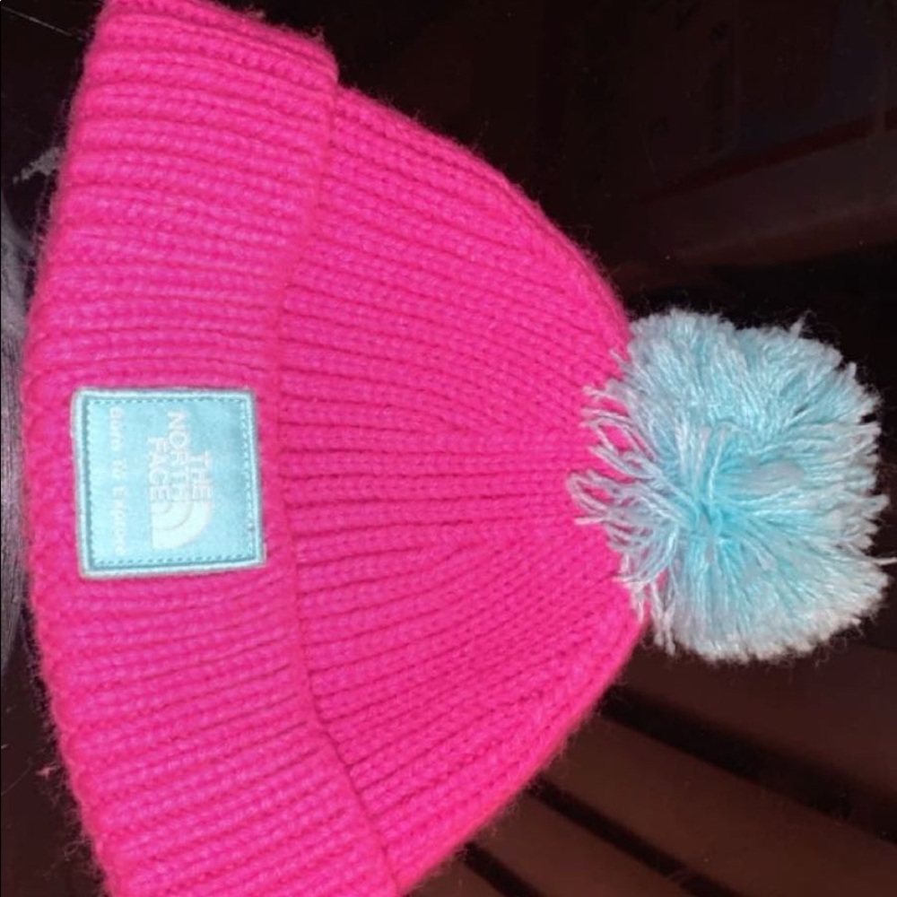 Pink north face hat 0-6 month